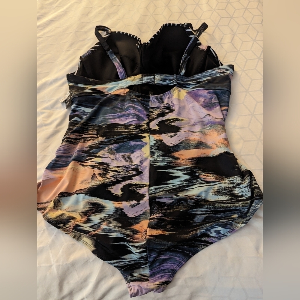 Torrid Slim Fix Underwire One Piece Swimsuit, plus size 6x DD/F New! - Picture 8 of 9